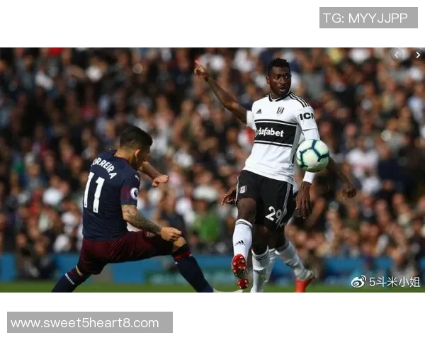 富勒姆与哈德斯菲尔德激战正酣比分揭晓精彩瞬间回顾